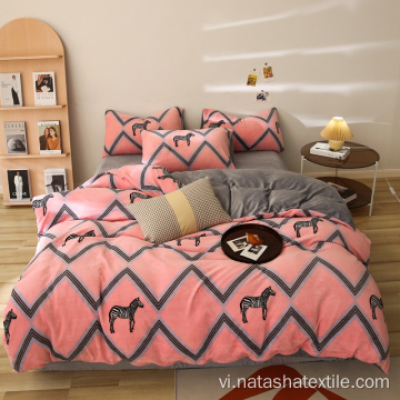 Bộ đồ giường nhà bằng nhung polyester in hoạt hình dễ thương